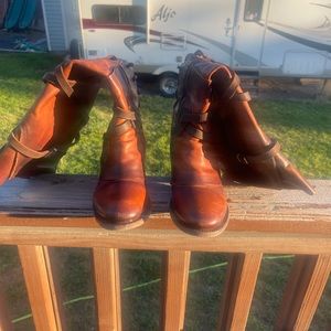 Cassius Brown size 11